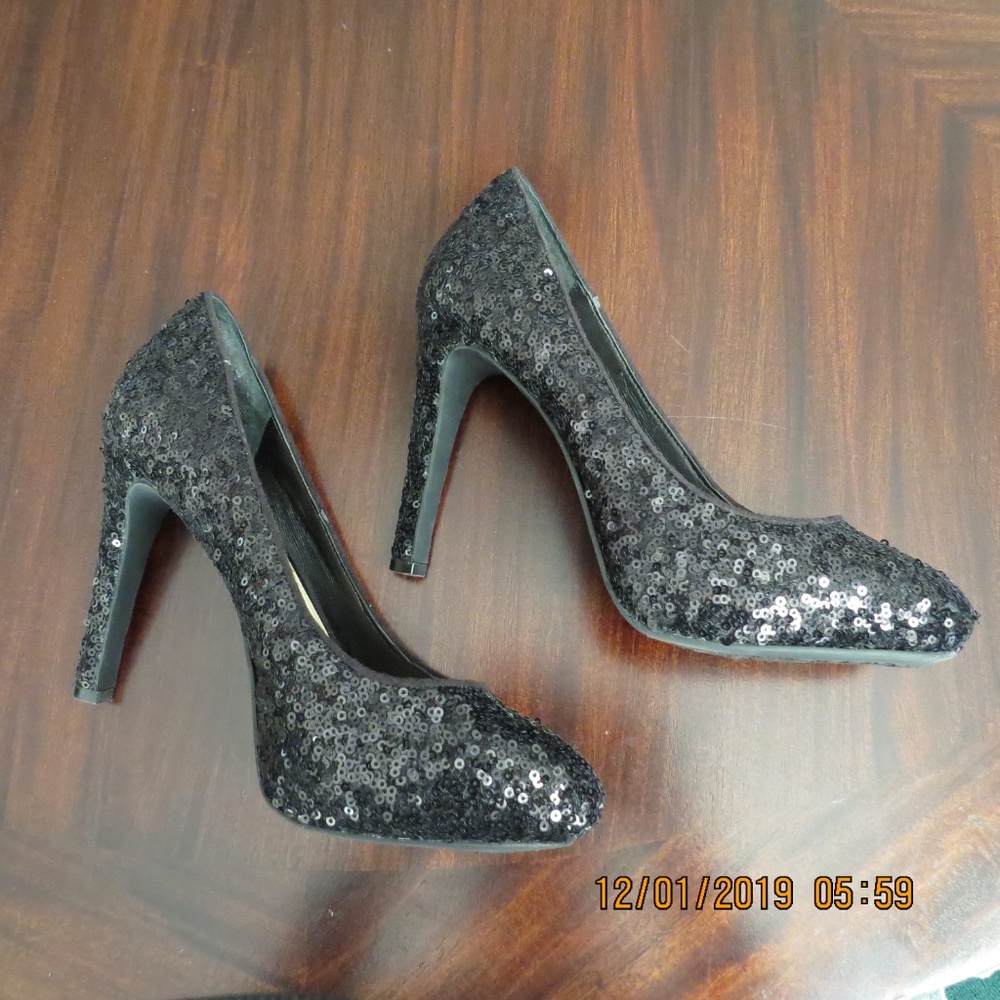 Gianni Bini Black Sequined Dress Heels